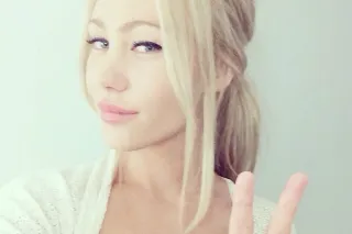 Tall Slim White Model in FiDi ... - Image 2