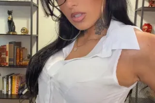 looking for content partner for a sensual body rub that includes a discounted session🫶 - Image 7