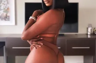 Hammond | Bubble Booty Brittan... - Image 2