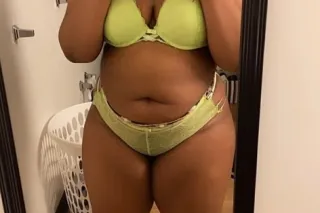 chubby brownskin - 21 - Image 1