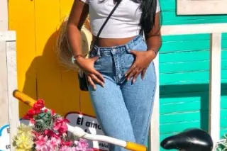 cute and sexy latina available... - Image 3