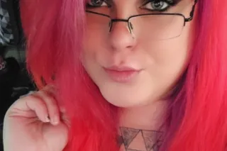 BLUE EYED CURVY & TATTOOED - Image 5