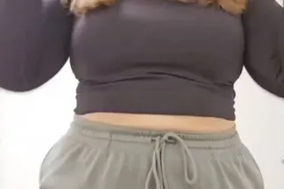 Come here, take a closer look 😜 I like to tease, but I also like to show offVery edible, I promise💯 - Image 5