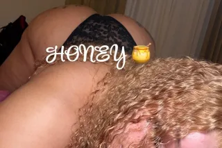 COME SEE ME 💦THICK & JUICY HONEY 🍯 - Image 1