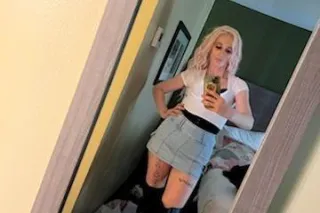 💋HOTTT BLONDE PARTY GIRL 💜 Her... - Image 2