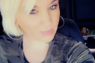 Sexy Blue Eyed Blonde Availabl... - Image 1