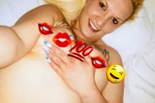 150hh 300hr please no black men...and ask about 3 sum with my girlfriend if u serious - Image 9