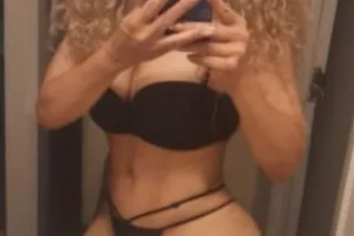 Hola soy laura colombiana Estar aqu por pocos das Fotos realesVen no te pierdas la oportunidad de disfrutar de un momento de trato de novios caricias,besos,posiciones Soy la mujer perfecta que andas buscando .Te espero amor 💕 - Image 2