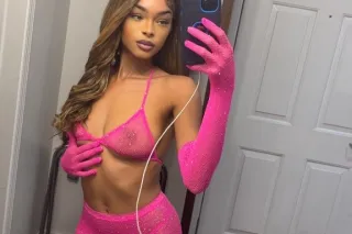 NEW IN TOWN! 100 roses donatio... - Image 1