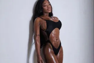 Hot Latina come to see me baby... - Image 1