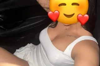 Hey papi Available new girl ❤📲... - Image 1