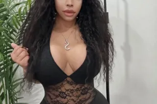 Colombian With Perfect Curves ... - Image 2