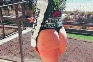 lick me,tease me,fuck me good,... - Image 4