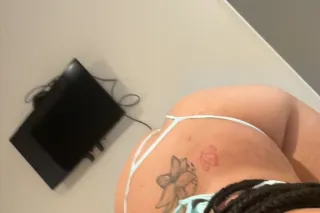 thick and creamy come see me🥰 ... - Image 1