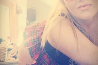 LOOKING FOR A MAN WHO LOVES HE... - Image 1