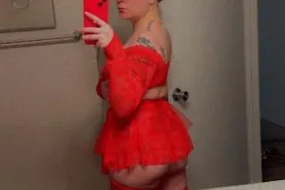 Slippery when wet 💦 - 32 - Image 3