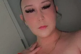 Slippery when wet 💦 - 32 - Image 4