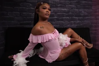 NEW IN TOWN😘 Little Miss Penny... - Image 4