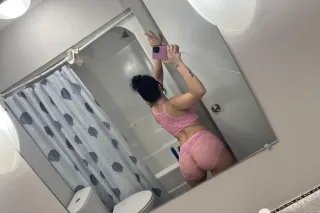 RUSSIAN SQUIRT QUEEN 💦💦 LAST NIGHT IN TOWN - Image 10