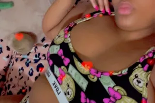 WET & READY 💦💦 come get it bab... - Image 2