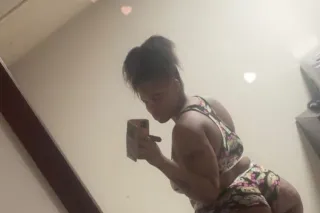 WET & READY 💦💦 come get it bab... - Image 3