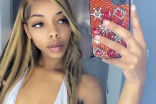 5'2 Slim petite Throat goat 👄 ... - Image 4