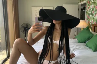 Upscale Tall Petite Model - 26 - Image 4