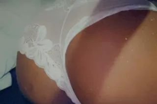 HEAD ONLY HEAD ONLY ... AVAILA... - Image 1