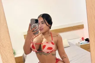 I'm a beautiful Latina 😍 - 23 - Image 1