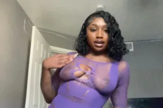 YOUNG SUBMISSIVE 😍 Petite mixed beauty 💕🧈BJ QUEEN 😍 CREAMY PUSSY🍭 AVAILABLE NOW! - Image 9