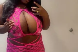 📍here for a short time. your chocolate craving has arrived 😘🍫sweet creamy and BUSTY - Image 5