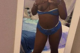 horny & drunk asf to early for... - Image 1