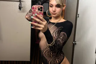 SEXY PETITE TREAT🫦 available all night hmu!😍 - Image 6