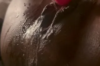 HUGE PRETTY PUSSY (ATL for 2 m... - Image 1