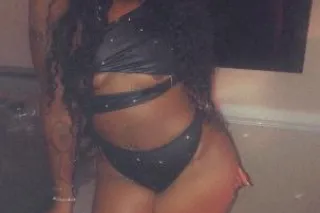 A GOOD NIGHT TO COME FUCK ME 👅... - Image 3