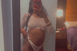 💦DADDY CAN I BE YOUR CHOCOLATE SLUT 🥹 SLIM SUBMISSIVE KELLY AVAILABLE FOR YOU 🍭 📍 - Image 4