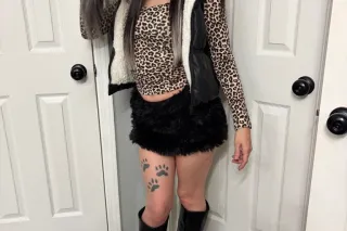 New petite greek girl in town!... - Image 1