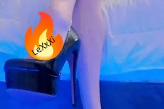 ♥I'ᒪᒪ ᕼᗩᐯE YOᑌ ᒪEᗩᐯIᑎG ᒪIKE YO... - Image 1