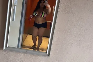 Thirsty Thursday Come Play🍭💦👅 ... - Image 2