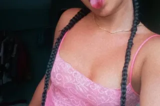 latina VENEZOLANA 🇻🇪 estoy sol... - Image 3