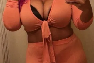 TITTIE FUCK ME AND SHOOT CUM ALL OVER ME DADDY ⚡⚡MS PRETTY TITTS (o)(o) Big Ass boobs, tight wet warm ❤Please and Tease ❤White men are my favorite - Image 6