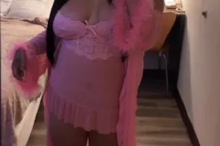 Spanish Mami COME SEE THE BEST... - Image 1