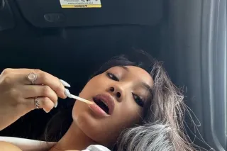 Sexy girl - 25 - Image 2