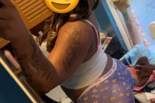 Heyy daddy come have funn 😘 - ... - Image 1