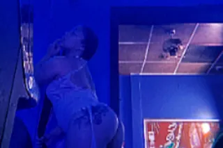 Peaking interests :) come expe... - Image 1