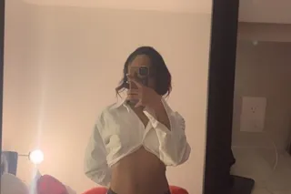 2 girl hosting Tonight {READ M... - Image 3