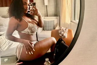 South American Hottie !! Available Now Real Deal - Image 5