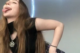 HORNY FANCY GIRL🤍 GFE 😋CREAMPI... - Image 2