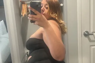 Horny Queen Yummy Pussy I'm av... - Image 3