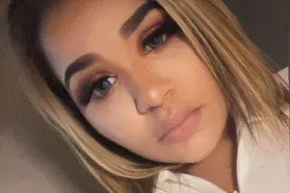 in town come see me - Image 3